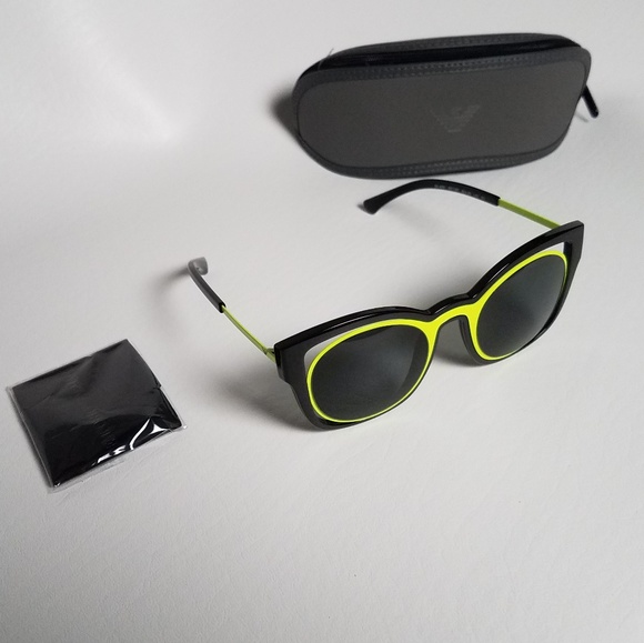 Emporio Armani Sunglasses - Picture 3 of 8